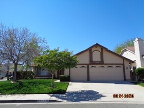 Building Photo - 39709 Larkspur Dr
