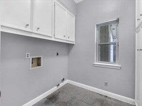 Building Photo - 13 Hickory Shadows Dr