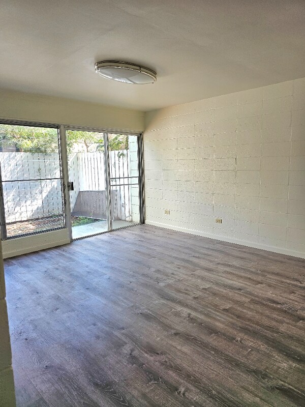Foto del edificio - 2458 Wilder Ave