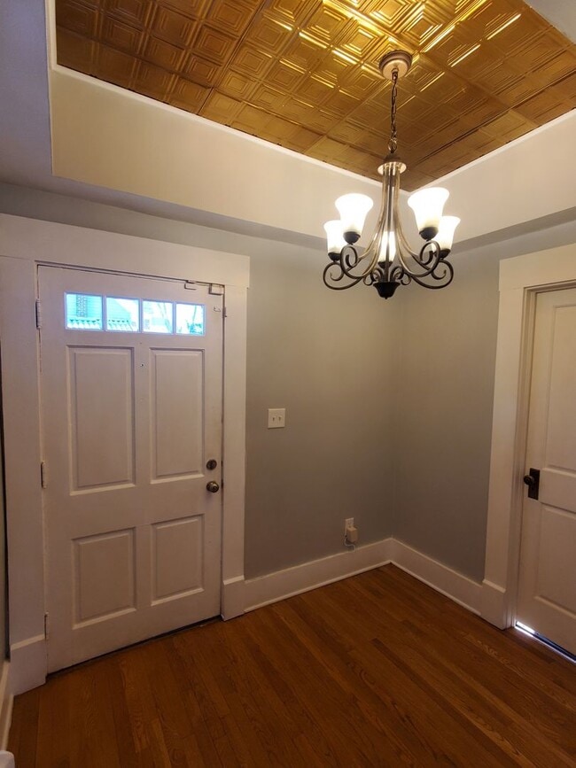 Building Photo - Four bedroom in Historical Franklin