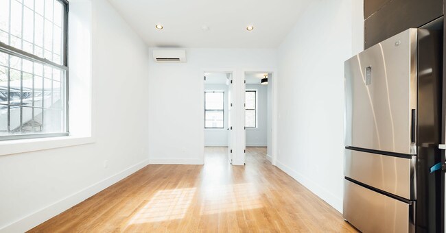 Foto del edificio - 1337 Gates Ave