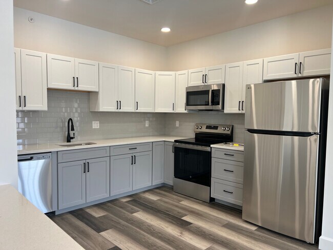 Foto del edificio - 24 S Elm St