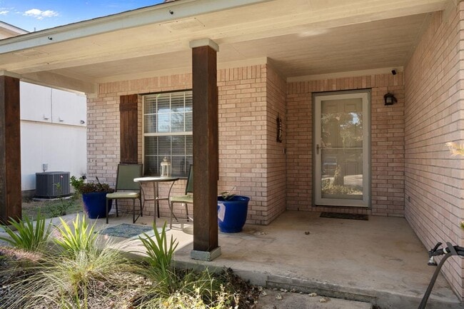 Building Photo - 108 David Dr