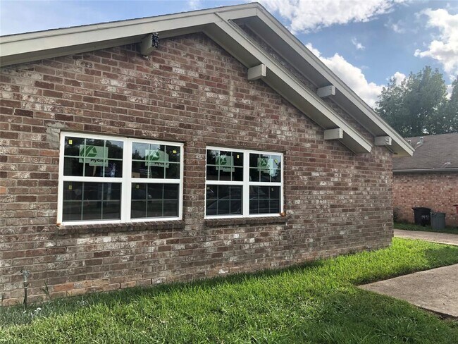 Building Photo - 14520 Woodforest Unit A Blvd