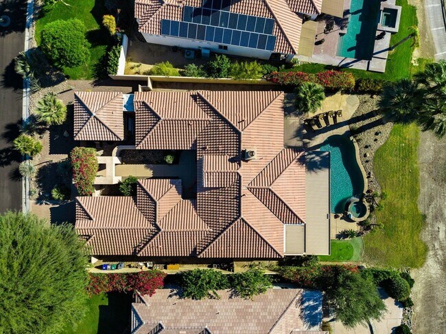 Foto del edificio - 96 Vía Bella