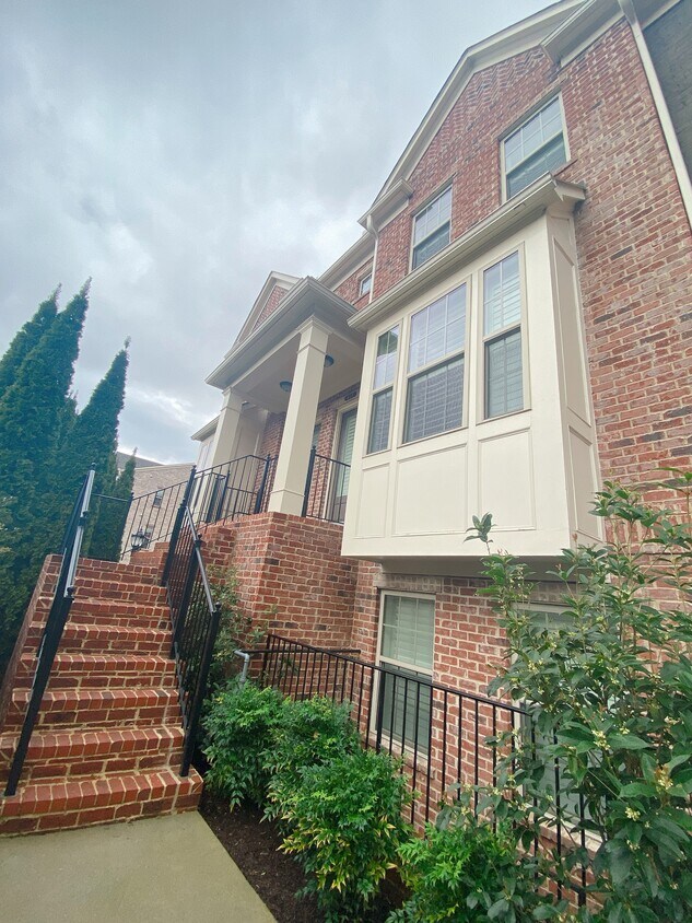 417 Alderwood St, Atlanta, GA 30328 Townhome Rentals in Atlanta GA