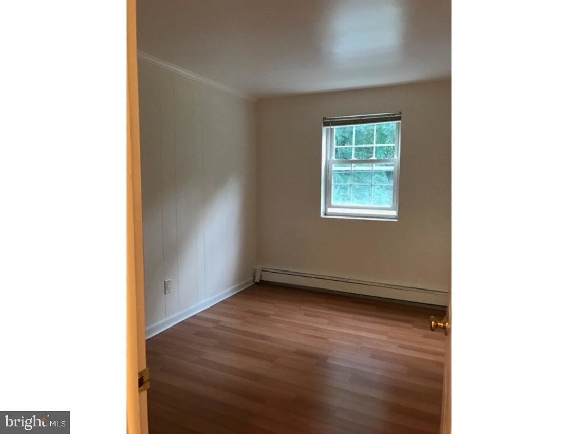Foto principal - 512 Stidman Dr