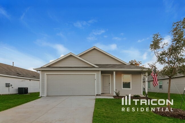 Building Photo - 1613 Parlier St