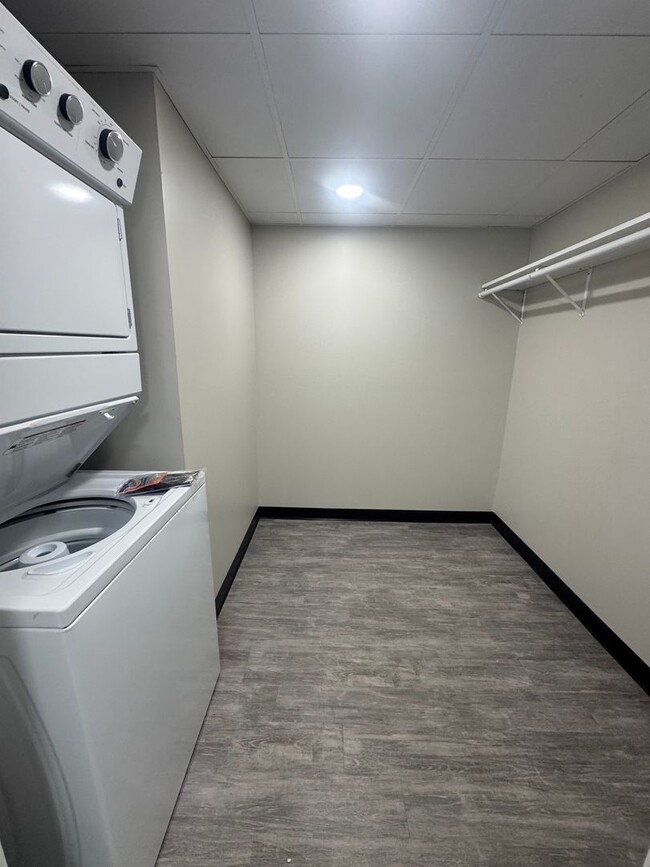 Building Photo - 2 Bd 1ba apartment in Hudson for Rent