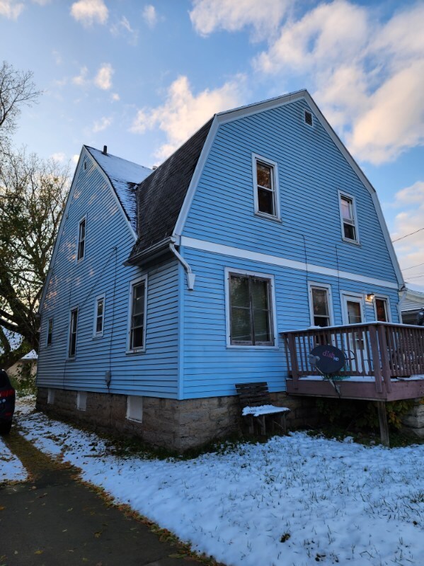 Foto principal - 579 Bowen St