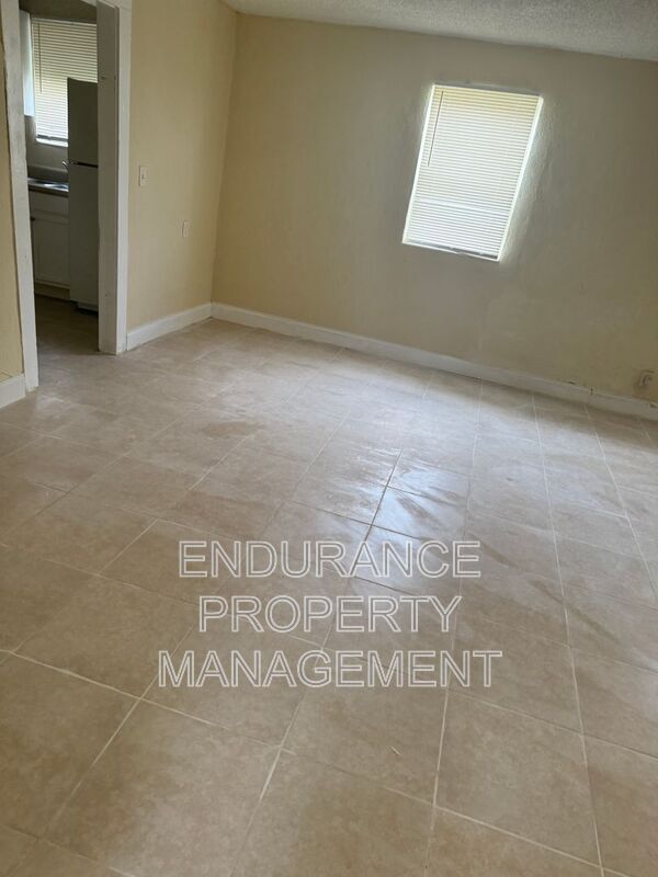 Foto del edificio - 1125 W 28th St