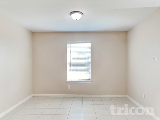 Building Photo - 908 American Monarch Dr