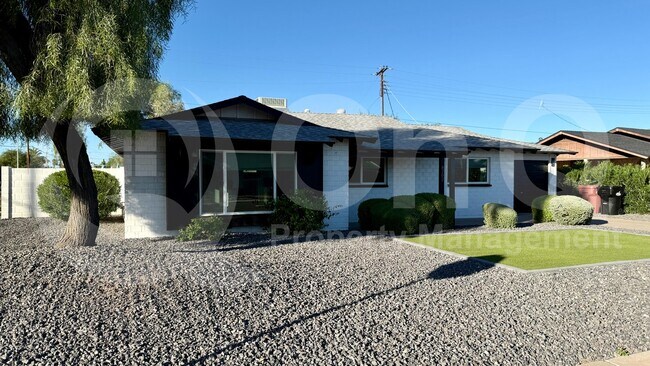 Foto del edificio - 8202 E Fairmount Ave