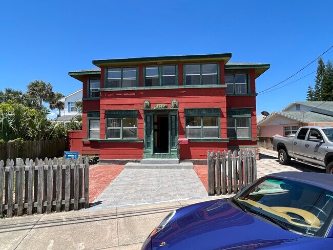 Frontal View - 808 S Grandview Ave