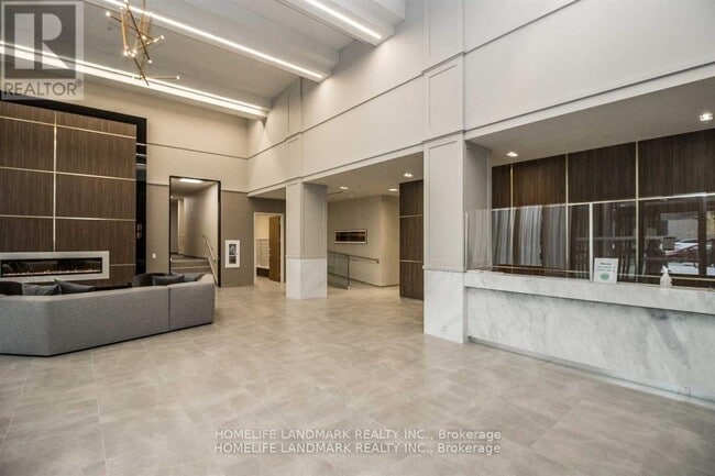 Photo du bâtiment - 4055 Parkside Village Dr