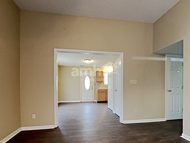 Foto del edificio - 4016 Fairoaks Dr