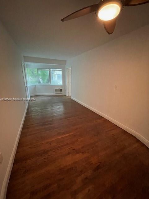 Building Photo - 6941 Bay Dr