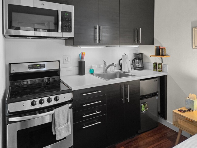 Building Photo - 2904 Alki Ave SW