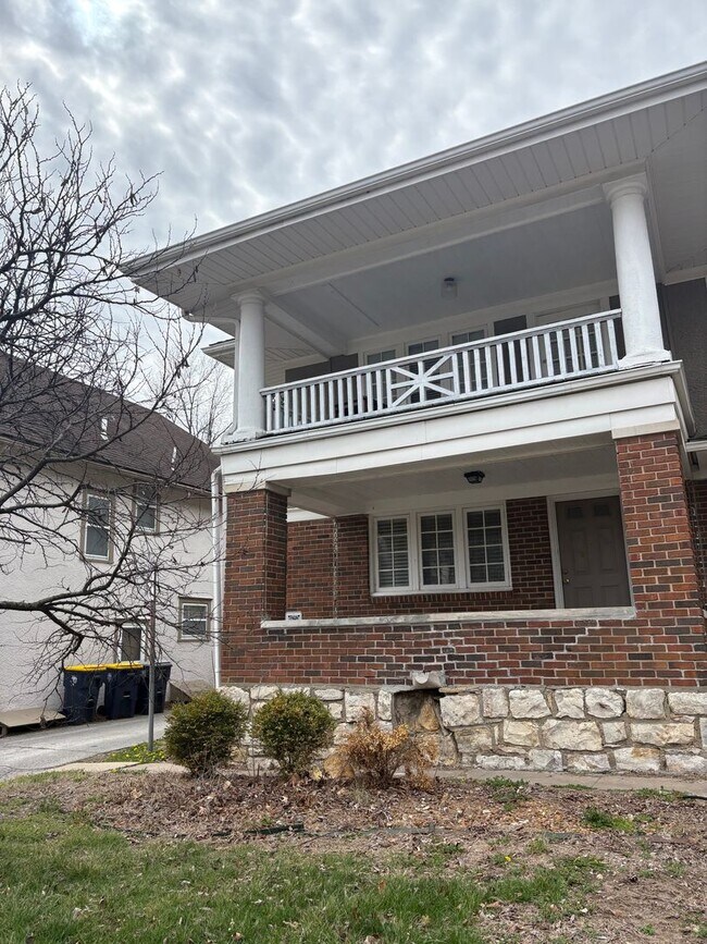 Building Photo - 5318-5320 Rockhill Rd