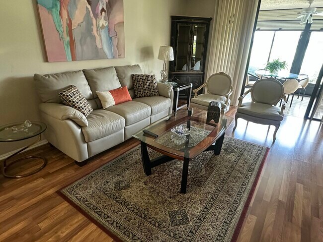 Foto del edificio - 15831 Loch Maree Ln