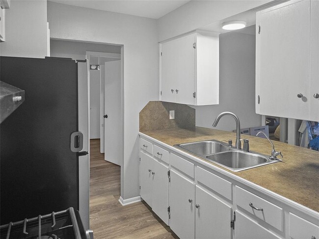 Building Photo - 306 Lightsey Rd