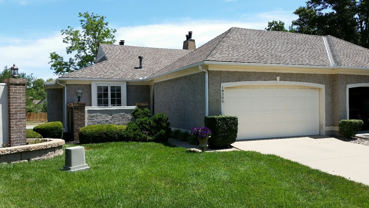 10305 St, Overland Park, KS 66214 Townhome Rentals in