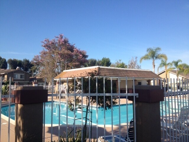 Foto del edificio - 3BD 3BA Townhouse in Rancho Bernardo - Pla...