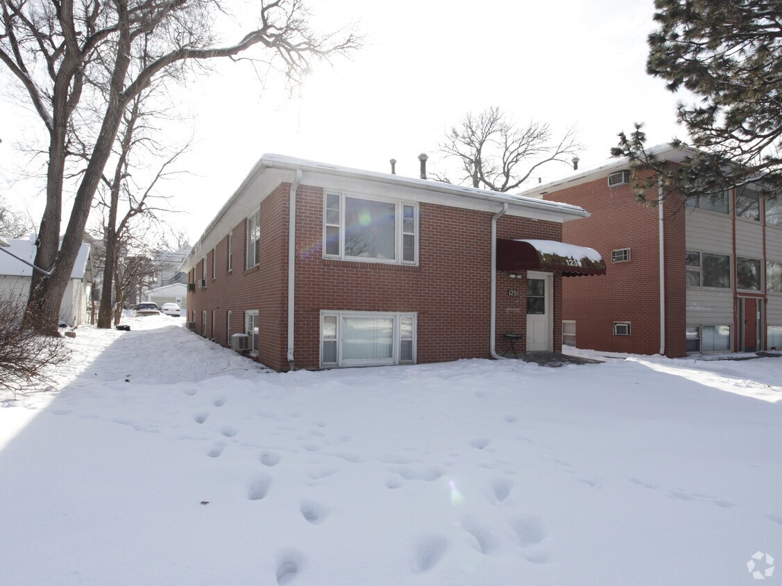 Building Photo - 1235 D St