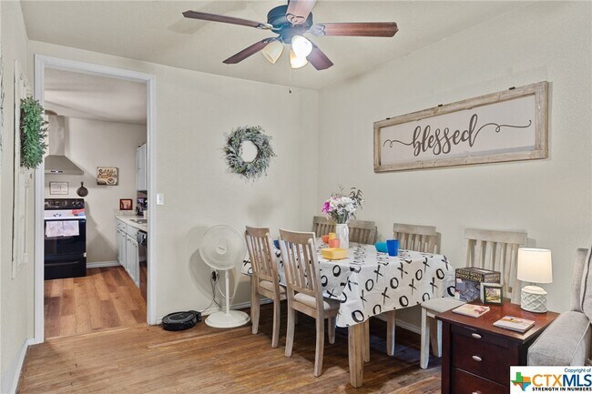 COMEDOR - 503 S Spring St