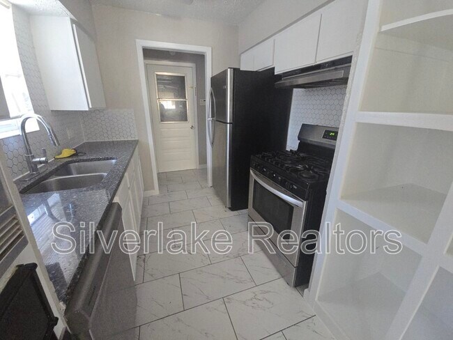 Foto del edificio - 2900 Laramie St