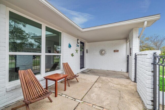 Building Photo - 14022 Roundstone Ln