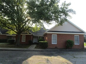 Building Photo - 1961 Golfair Rd