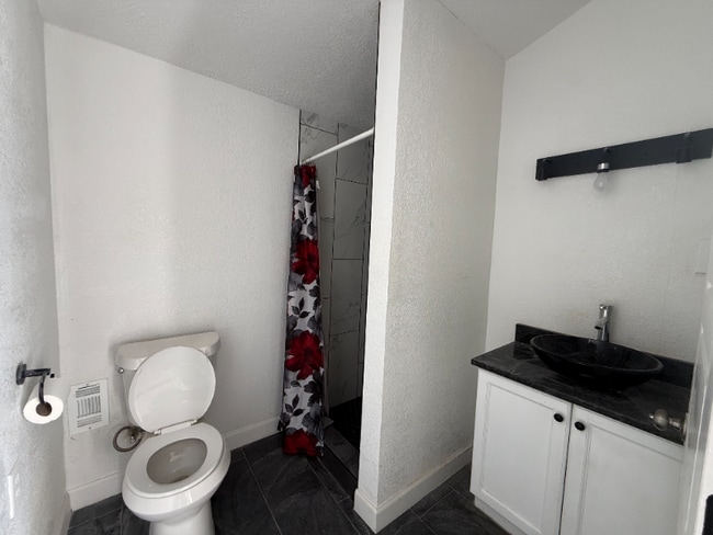 Building Photo - 231 E Lubbock St