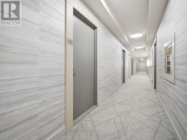 Photo du bâtiment - 4633 Glen Erin Dr