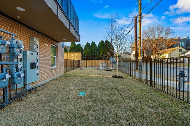 Building Photo - 2101 N Prairie Ave