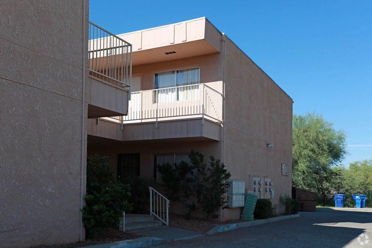 Building Photo - Arobell Apartments