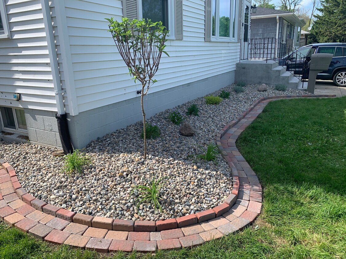 Foto principal - 7522 S McCook Ave