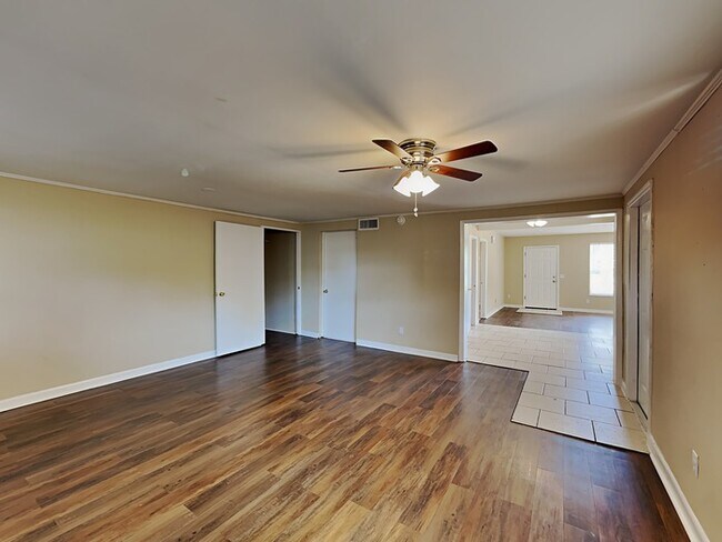 Building Photo - Great Home!