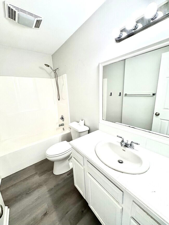 Foto del edificio - 1504 Southport Blvd