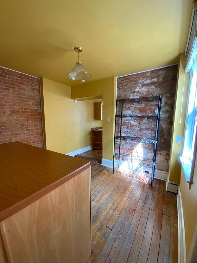 Building Photo - 137 E New St