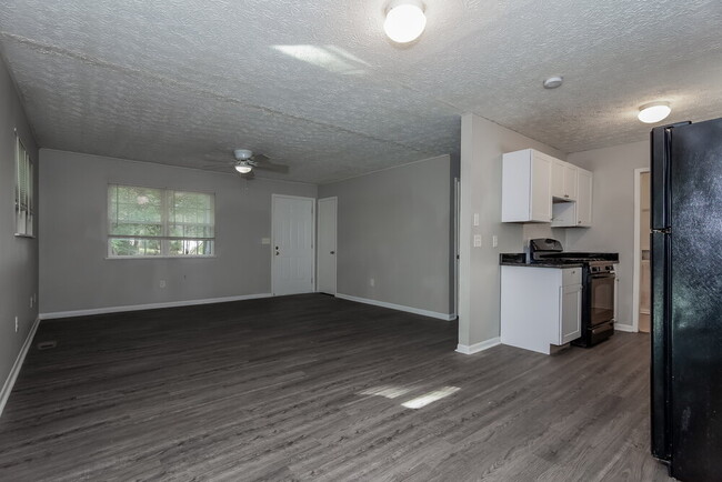 Building Photo - 4674 Dodson Rd