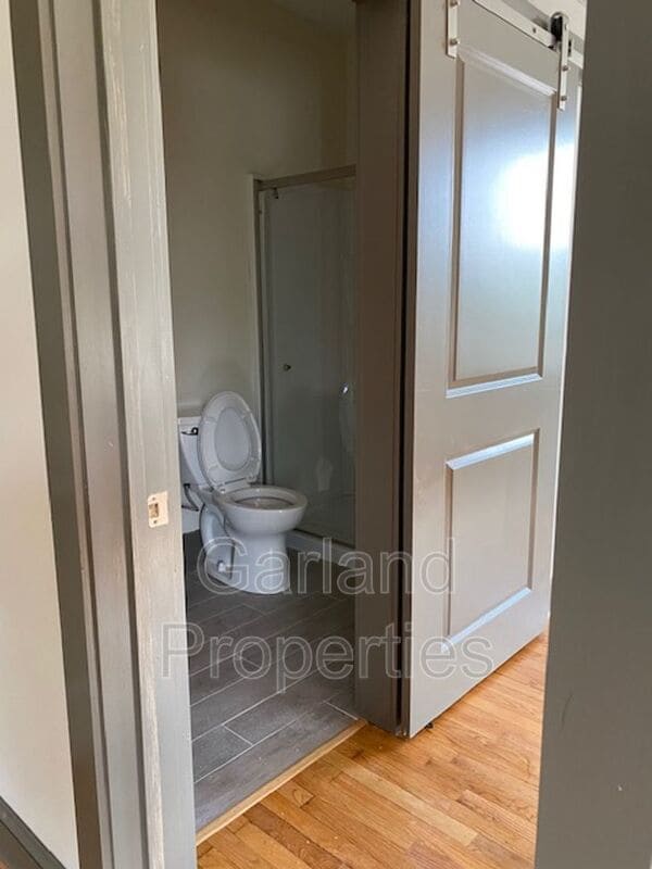 Photo - 821 Salem Ave SW Apartment