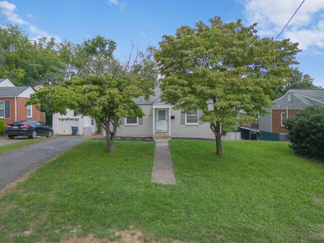 Foto del edificio - 2BR/1BA House in Great Location