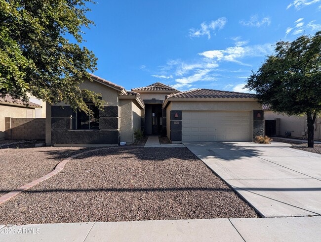 Foto del edificio - 12621 W Modesto Dr