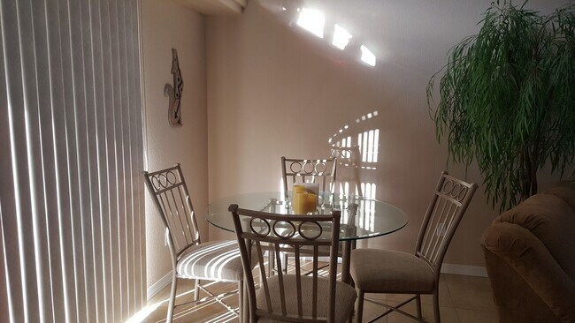 Building Photo - Avail 2026 Winter Furnished Home