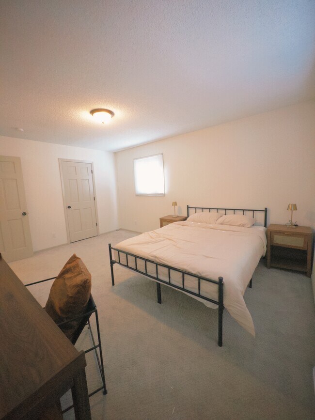 Foto del edificio - 9381 Bass Creek Cir N