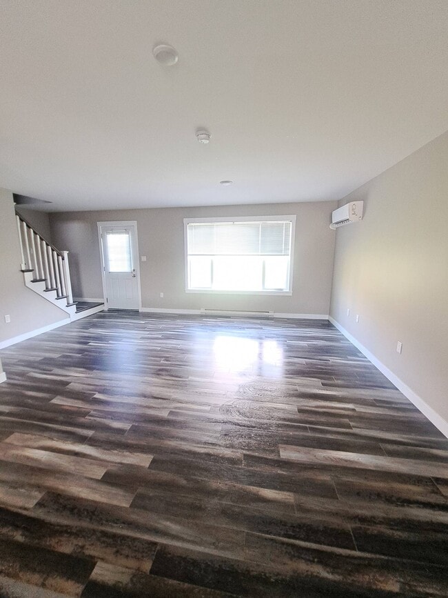 Building Photo - 102 Fieldstone Ct