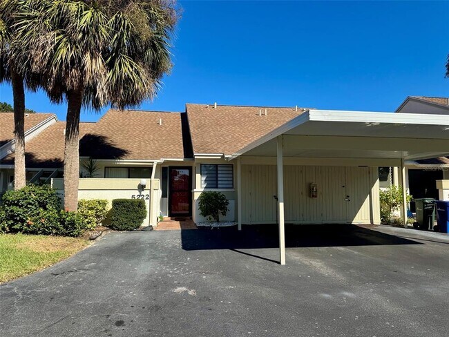 Foto del edificio - 5222 Myrtle Wood