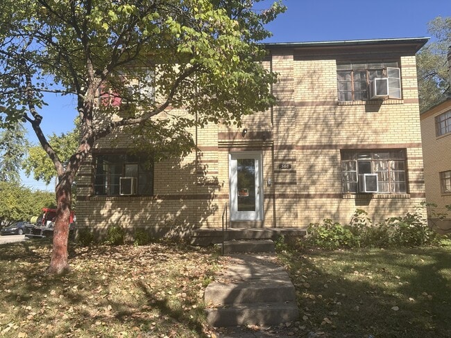 Building Photo - 360 Ross Ave