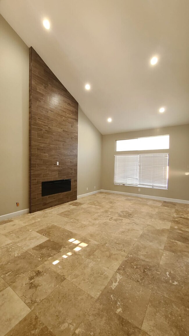Building Photo - 3100 Waterview Dr